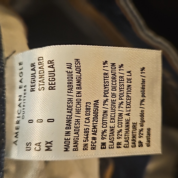 Low waisted size 0 dark wash jeans - Picture 4 of 4